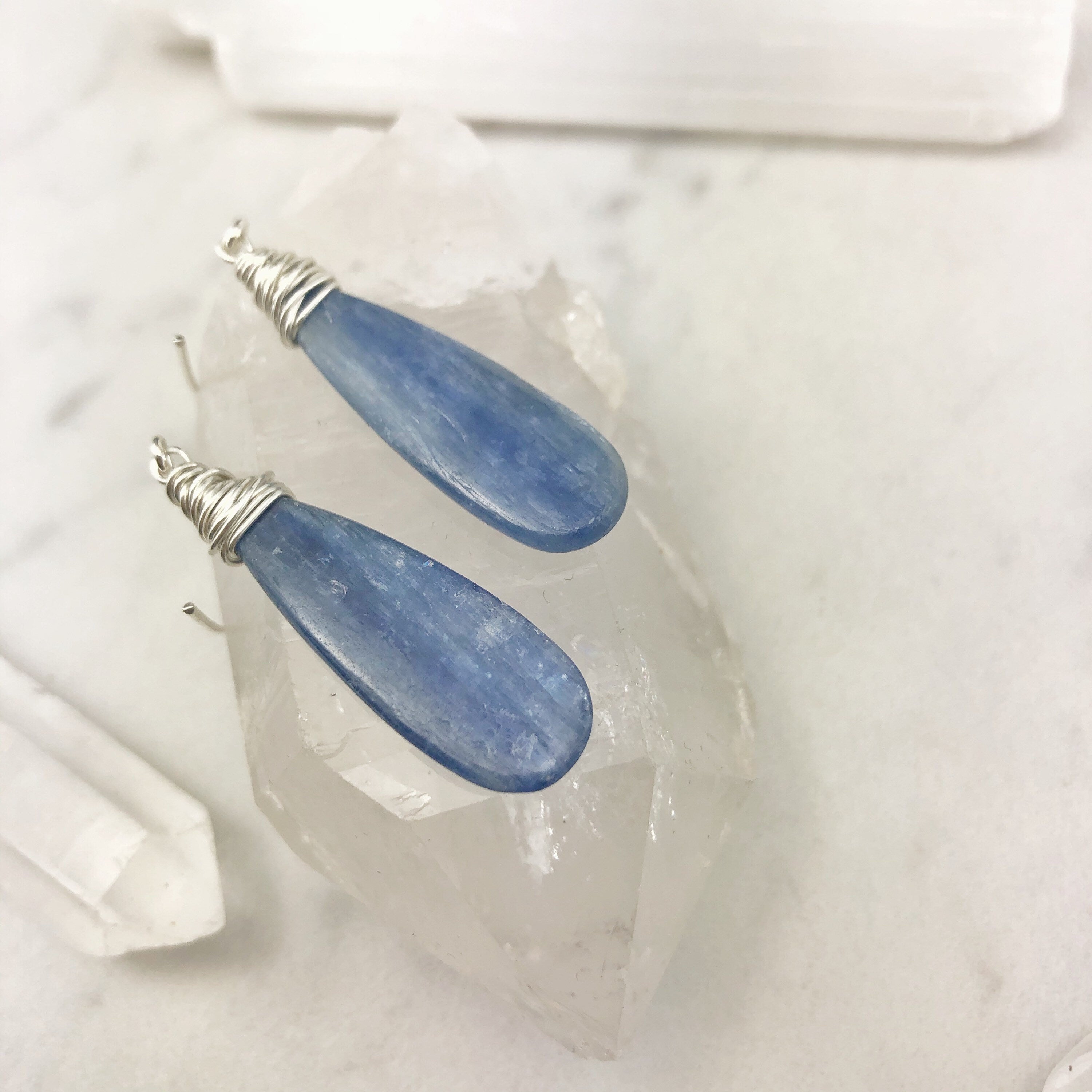 Teardrop Kyanite Silver Threaders, boho threaders, blue stone earrings, crystal earrings, threader earrings