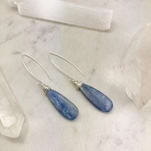 Teardrop Kyanite Silver Threaders, boho threaders, blue stone earrings, crystal earrings, threader earrings
