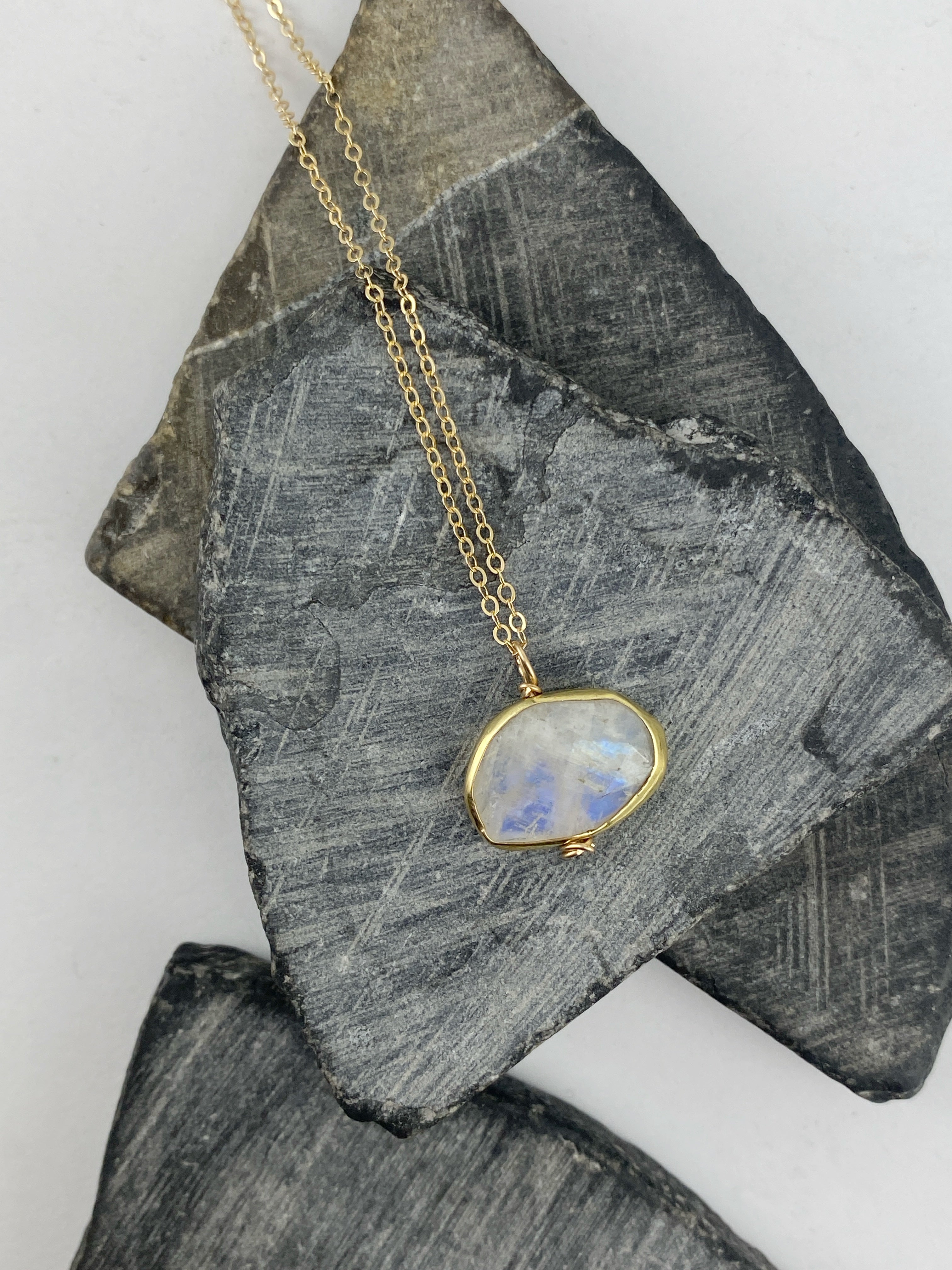 Faceted Rainbow Moonstone Necklace | Gold Necklace | Rainbow Moonstone Bezel Necklace | Birthstone Jewelry | June Birthday | Rainbow Moonstone Jewelry