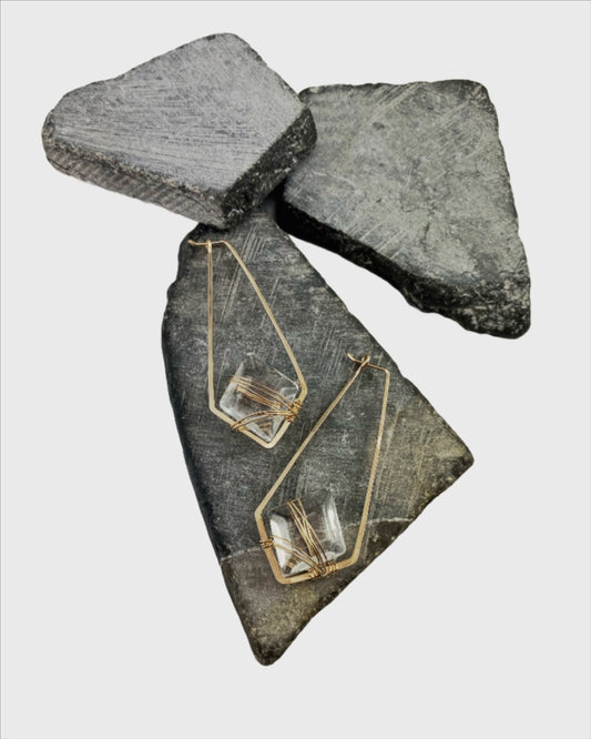 Rachel_dawn_designs_gold_hammered_kite_earrings_quartz