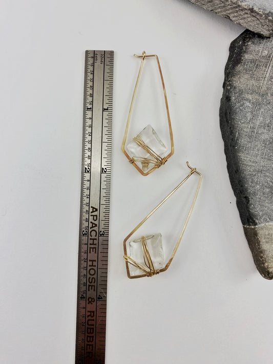 Rachel_dawn_designs_gold_hammered_kite_earrings_quartz