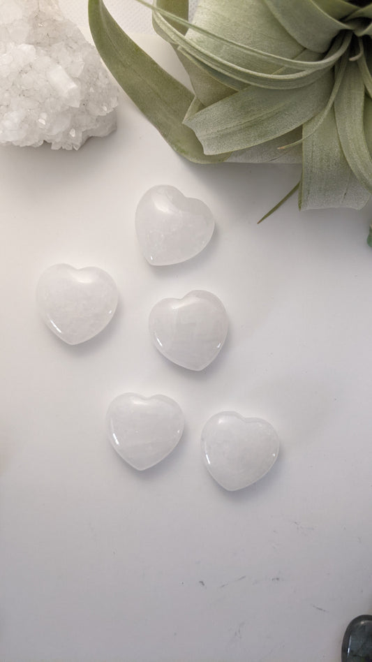Quartz Crystal Stone Heart| Healing Crystals | Chakra Stones | Worry Stone | Palm Stone | Heart Stone | Crystal Gifts