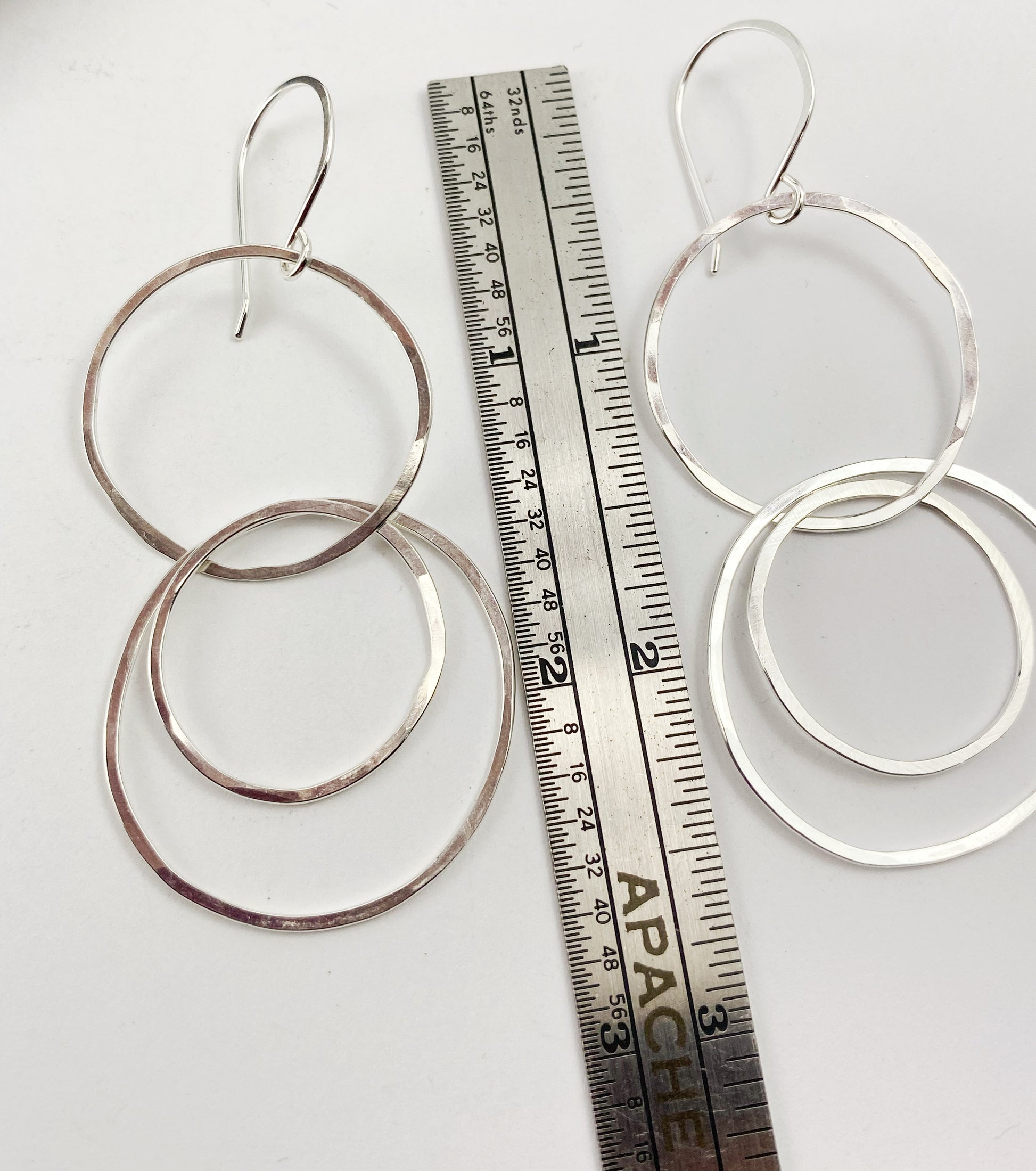 rachel_dawn_designs_silver_interlocking_circle_earrings