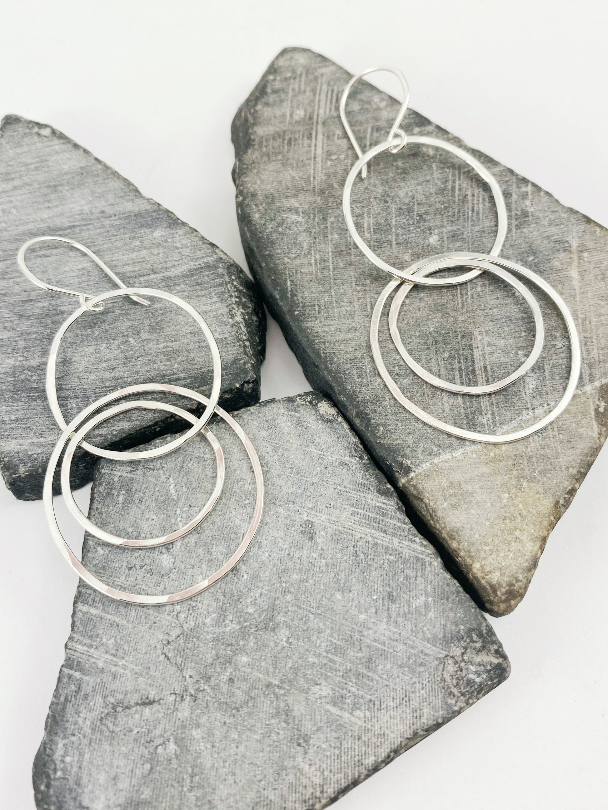 rachel_dawn_designs_silver_interlocking_circle_earrings