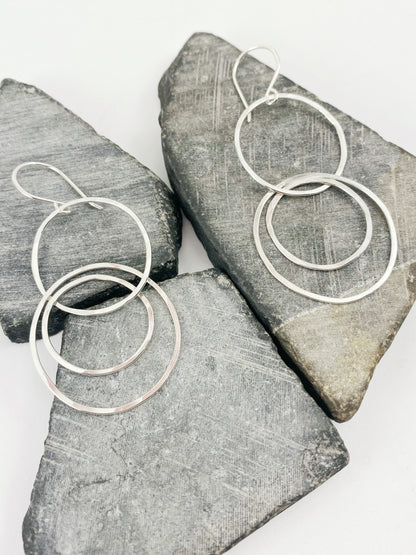 rachel_dawn_designs_silver_interlocking_circle_earrings