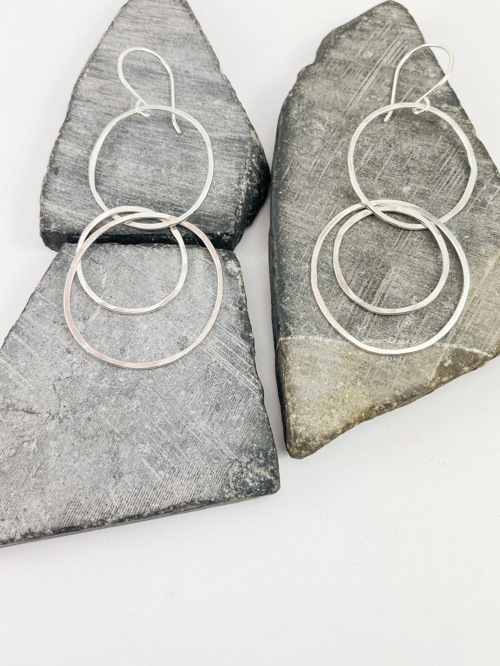 rachel_dawn_designs_silver_interlocking_circle_earrings