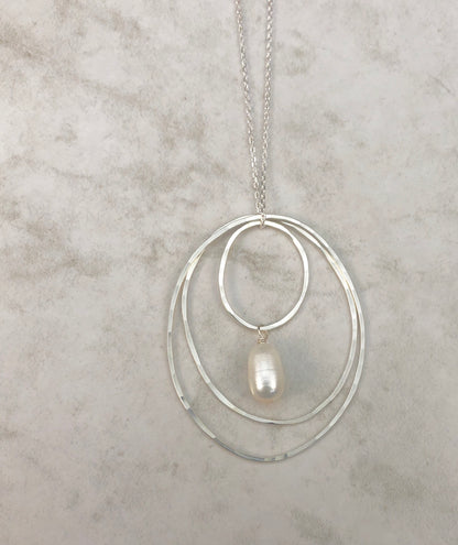 Silver Pearl Circle Necklace | Hammered Circle Necklace | Pearl Drop Necklace | Delicate Pearl Necklace | Birthstone Necklace | June Birthstone | Boho Pearl Necklace