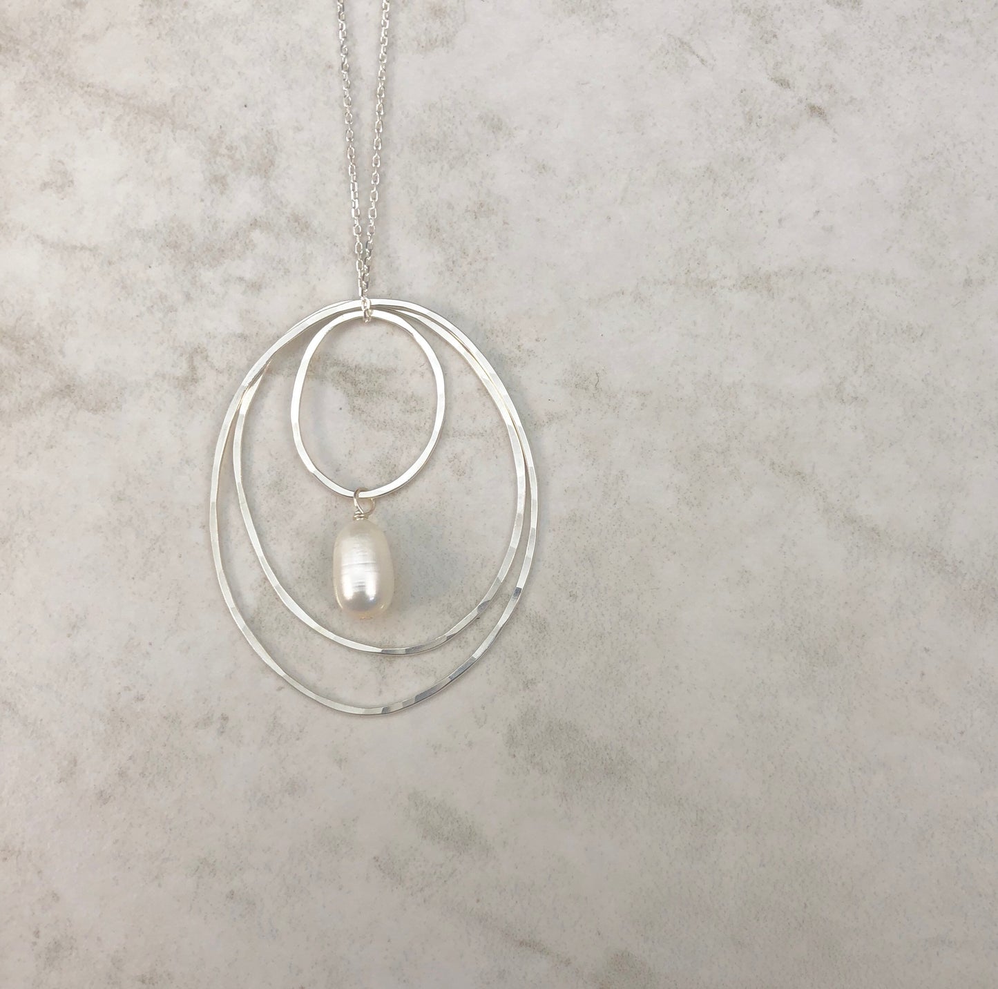 Silver Pearl Circle Necklace | Hammered Circle Necklace | Pearl Drop Necklace | Delicate Pearl Necklace | Birthstone Necklace | June Birthstone | Boho Pearl Necklace