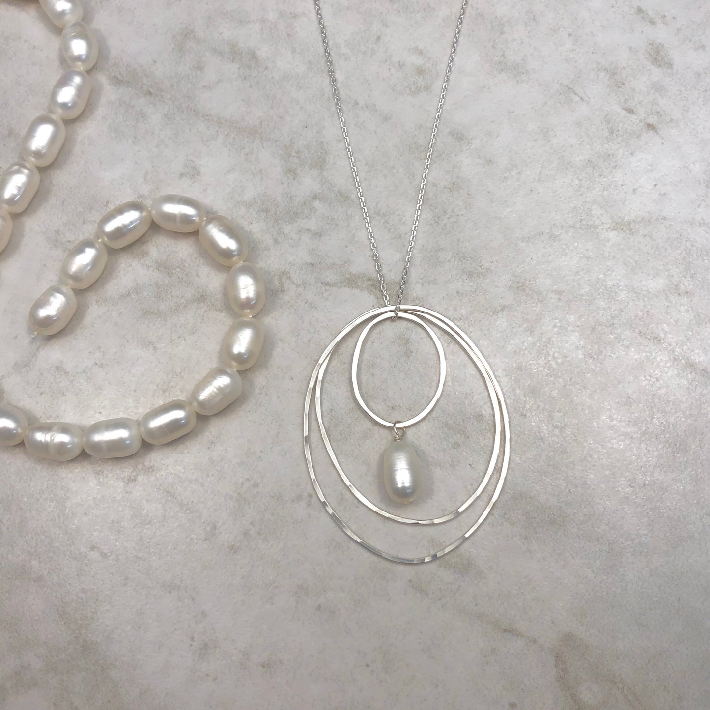 Silver Pearl Circle Necklace | Hammered Circle Necklace | Pearl Drop Necklace | Delicate Pearl Necklace | Birthstone Necklace | June Birthstone | Boho Pearl Necklace