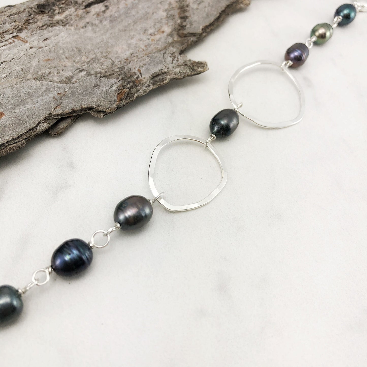 Hammered Sterling Silver Circle and Pearl Bracelet, silver bracelet, handmade link bracelet, hammered circle bracelet, fresh water pearls