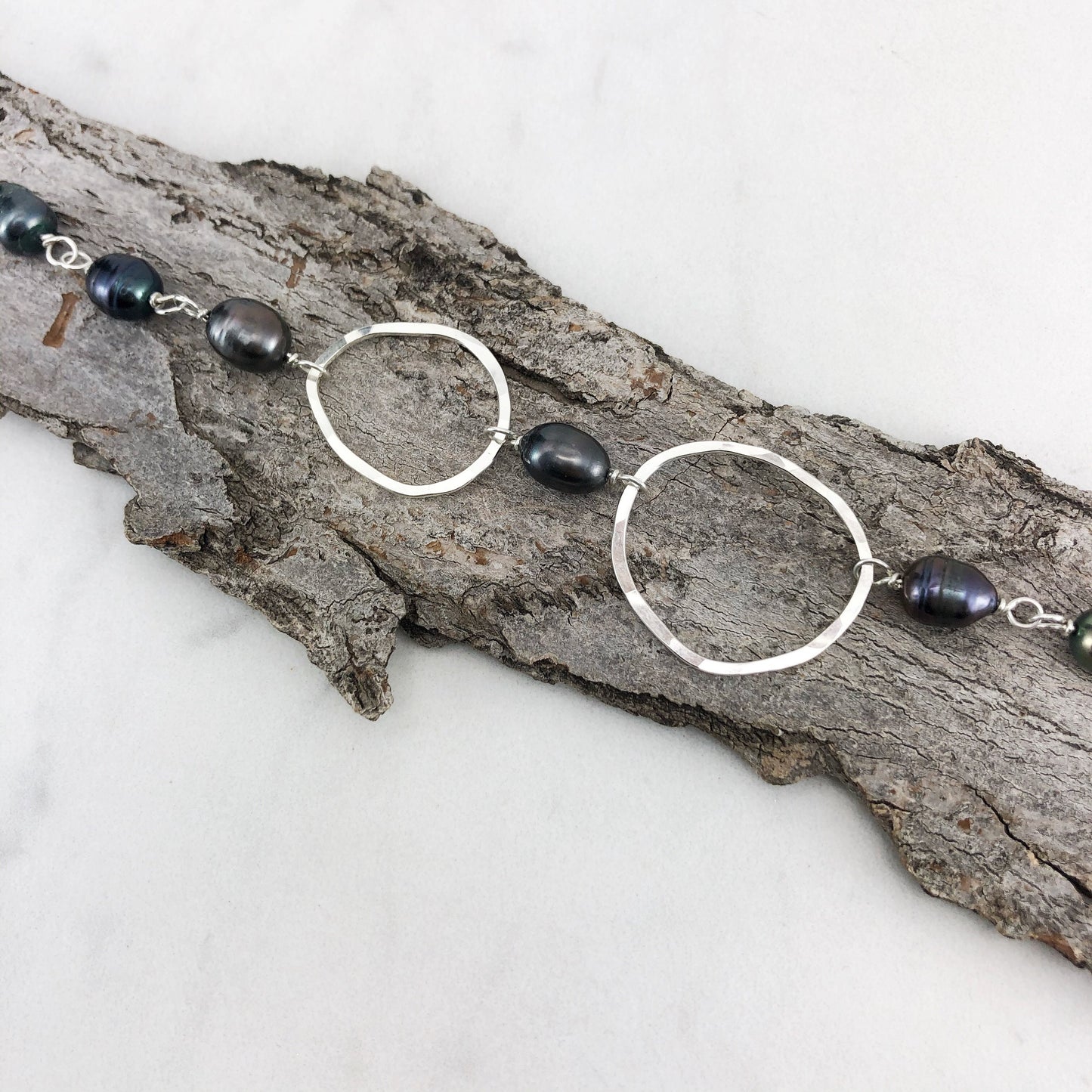 Hammered Sterling Silver Circle and Pearl Bracelet, silver bracelet, handmade link bracelet, hammered circle bracelet, fresh water pearls