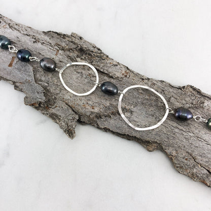 Hammered Sterling Silver Circle and Pearl Bracelet, silver bracelet, handmade link bracelet, hammered circle bracelet, fresh water pearls