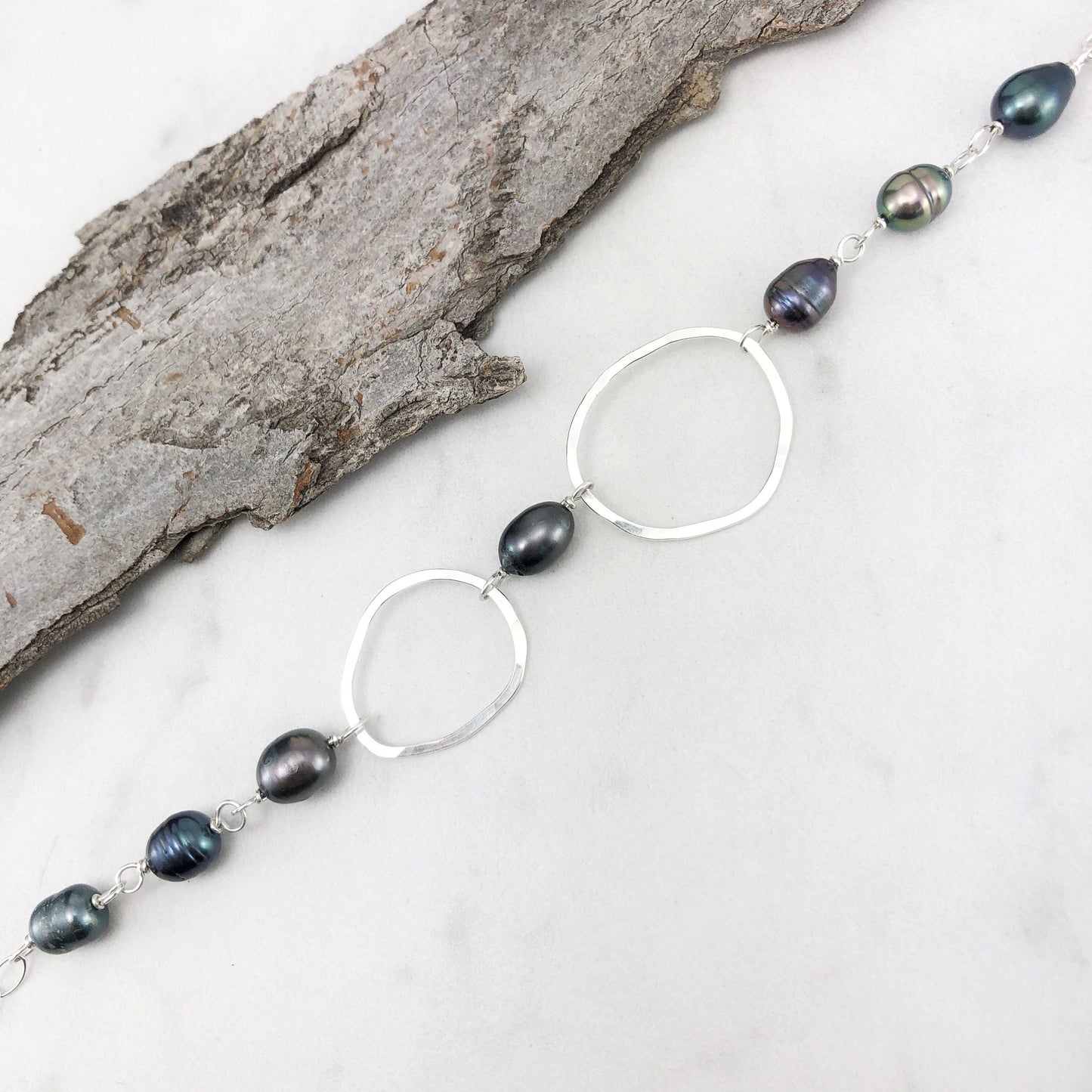 Hammered Sterling Silver Circle and Pearl Bracelet, silver bracelet, handmade link bracelet, hammered circle bracelet, fresh water pearls